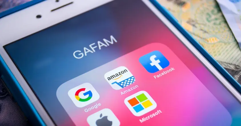 Czy Amazon przeprowadza dostosowanie cen z Google Shopping?